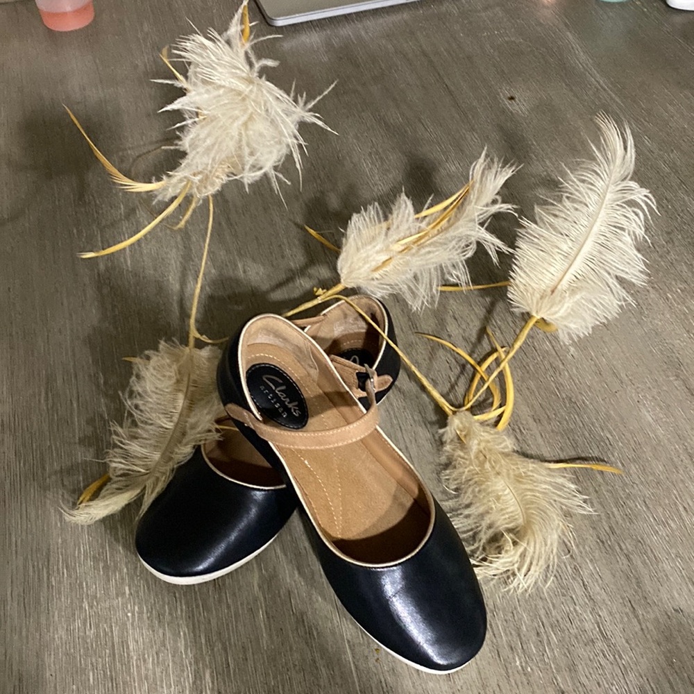 Clarks Artisan Taupe Mary Jane Flats